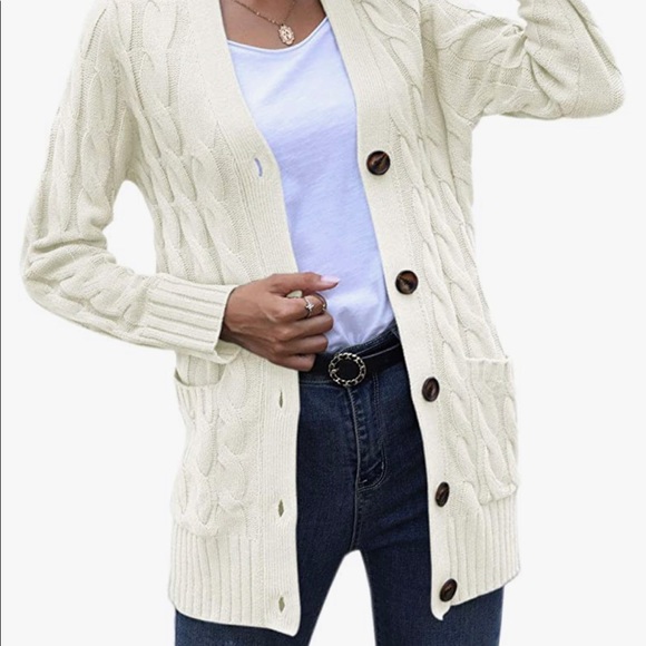 NWT Women's Long Sleeve Cable Knit Sweater - Picture 2 of 5